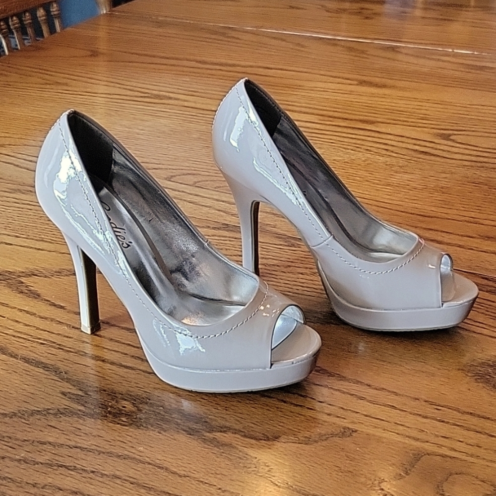 Candies Yunnies Blush Peep Toe Heels